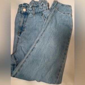 Zara’s elastic waste jeans